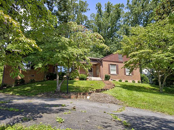 5th image of 445 Green Hill Rd