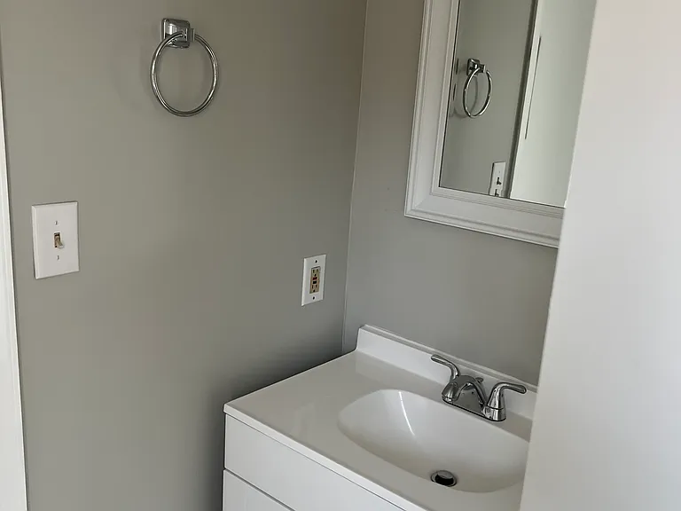113 W 22nd St #3 — Photo 9