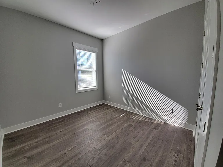 48 Lafayette Rd — Photo 24