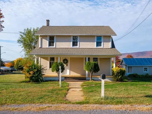 517 10th St, Shenandoah, VA 22849