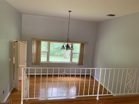 4th image of 17 Cullen Dr