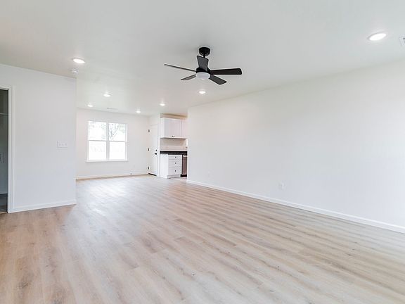 4th image of 1802 S 14th Pl