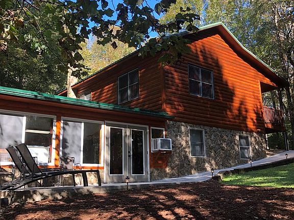 3rd image of 548 Dogwood Ln