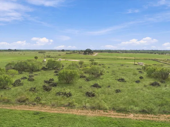 1719 Fm 2504, Poteet, TX 78065