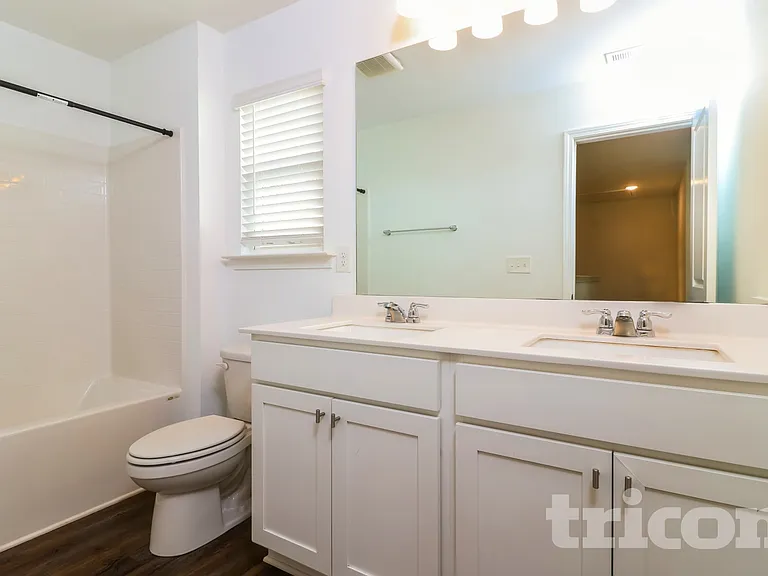 2105 Rosemary Park Ln — Photo 13