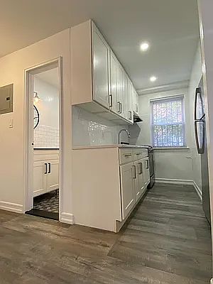 2nd image of 2811 49th St #1