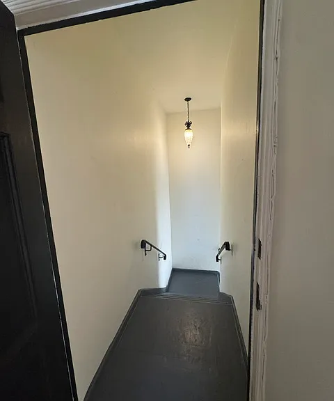 8123 Blackburn Ave #8125-1/2 — Photo 17