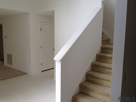 3rd image of 2 Riverdale Ln