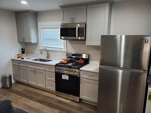 2nd image of 412 N 18th St #2