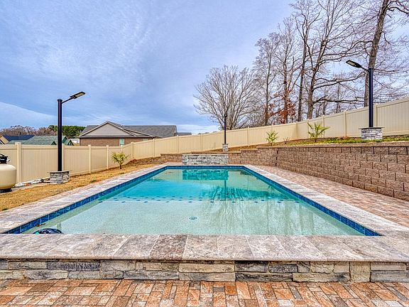 3rd image of 139 Floyd Meadow Dr