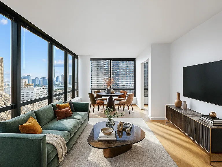 420 E 61st St #21E — Photo 1