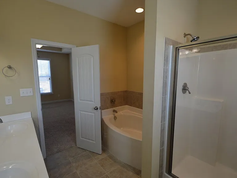 604 Drummond Grove Ln — Photo 23