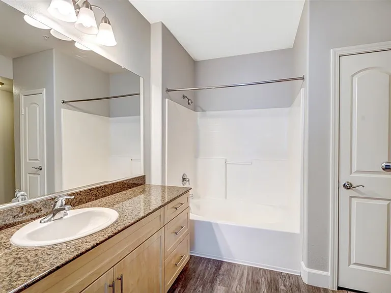 Stadium House Apartments — Photo 86