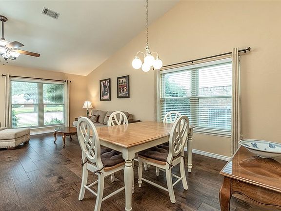 5th image of 218 Carolina Ct