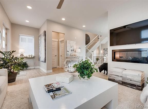 4th image of 6807 E Archer Dr