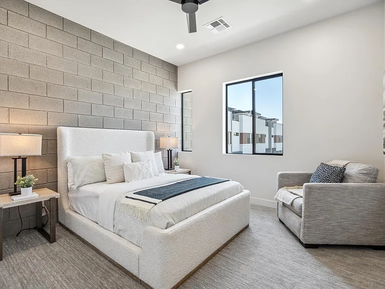 377 E Windsor Ave #5 — Photo 12