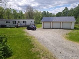 89 Pittsfield Ave, Hartland, ME 04943