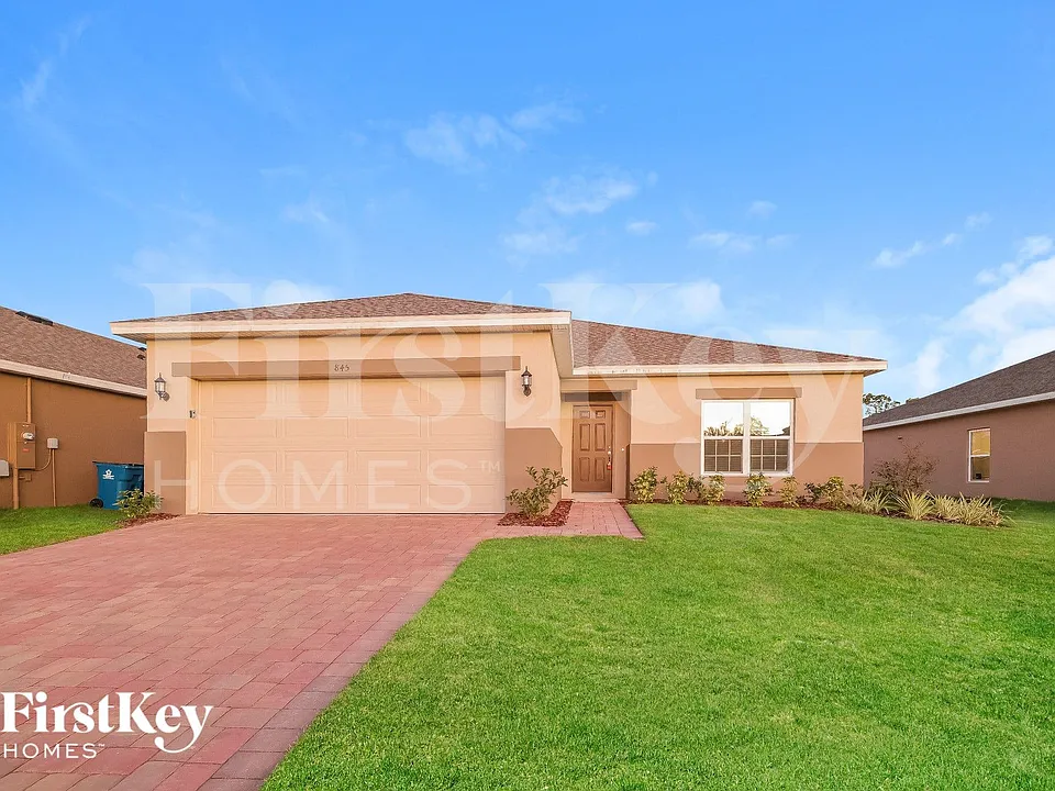 845 Avenal Ln