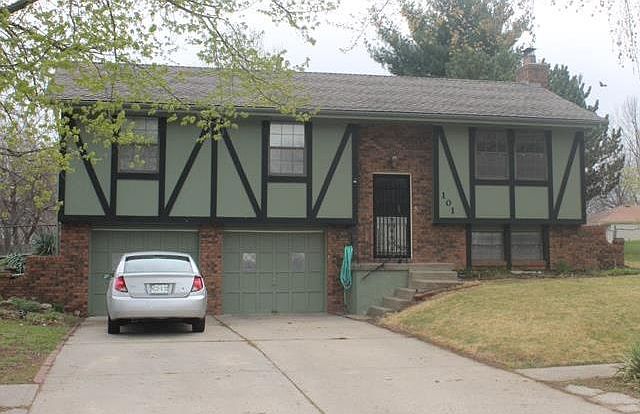1st image of 101 SE Bordner Dr