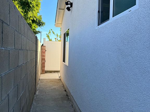 4th image of 9447 Valjean Ave