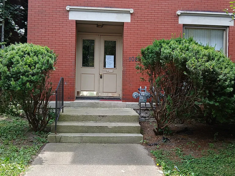 108 E Burnett Ave #2 — Photo 1