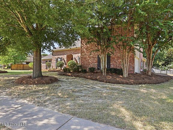 2nd image of 205 Helena Ln