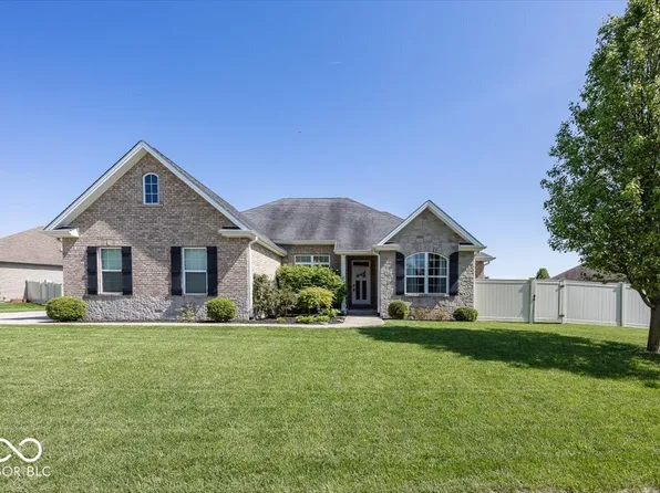 2803 Wild Orchid Way, Columbus, IN 47201