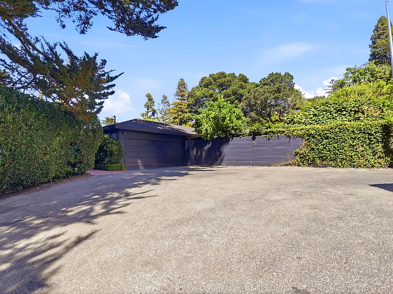820 Eucalyptus Ave — Photo 59
