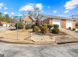 180 Lagrange Ct, Fayetteville, GA 30214