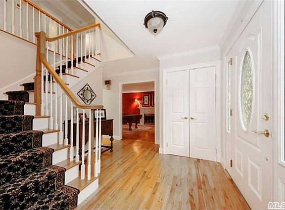 2nd image of 3 Williamsburg Dr