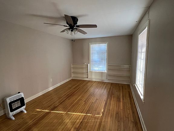 4th image of 1417 Center St #5
