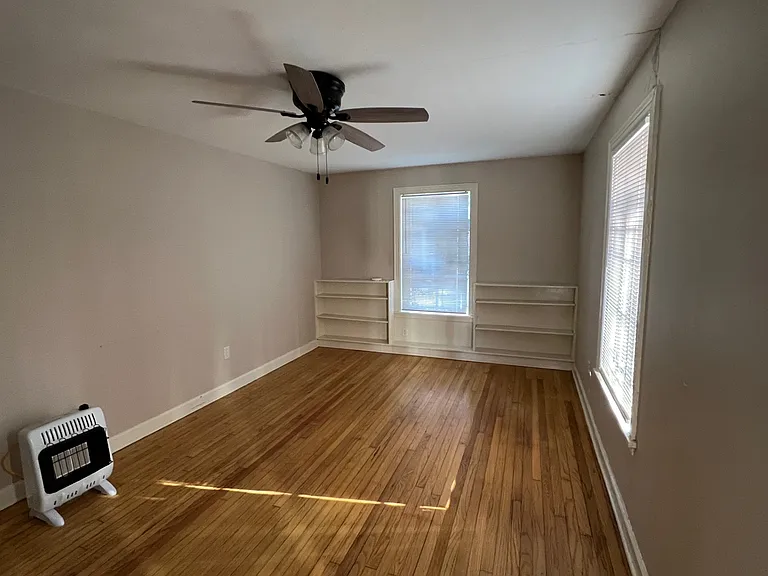 1417 Center St #5 — Photo 4
