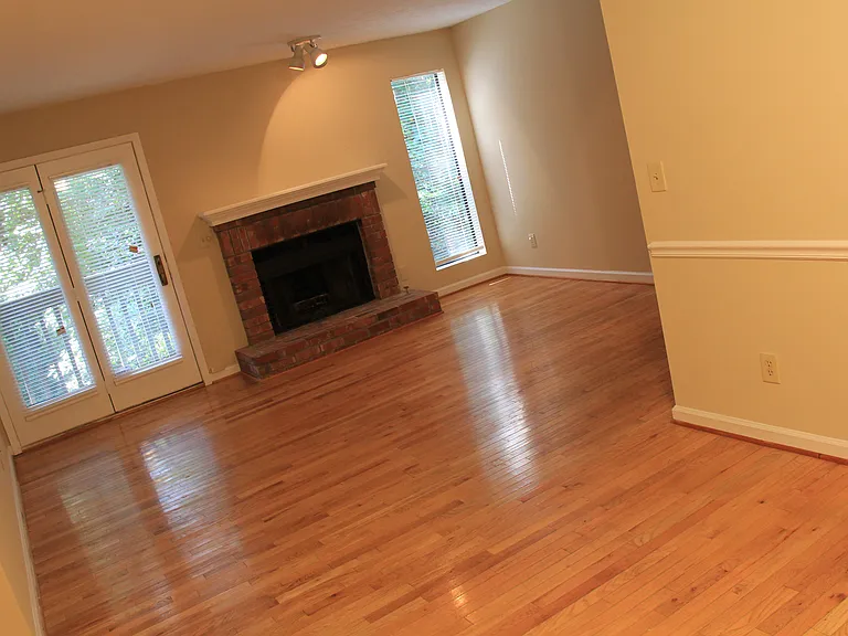 1504 Tuxworth Cir — Photo 1