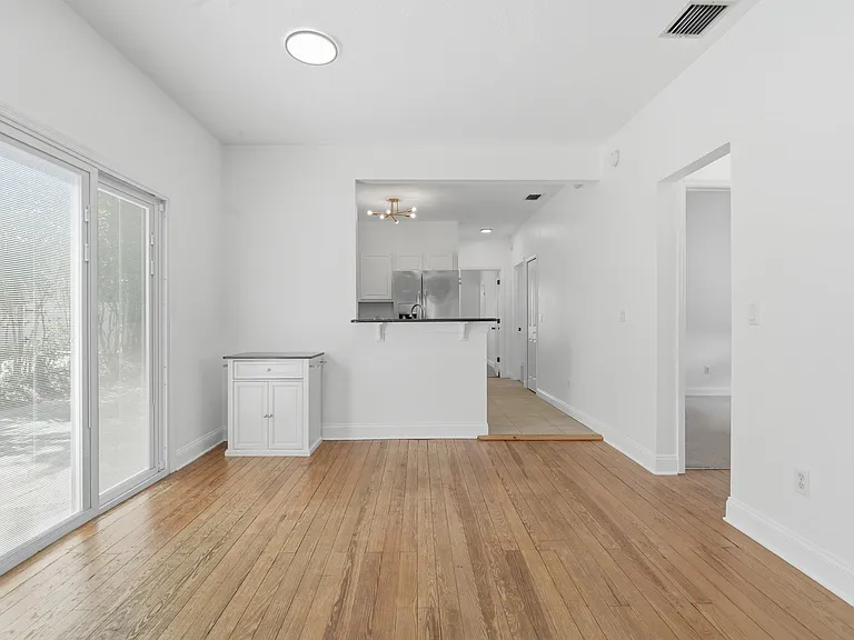 1406 E Ridgewood St — Photo 8