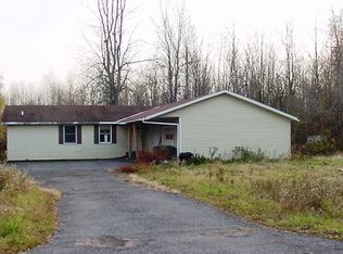 29 Royalty Ln, Fulton, NY 13069