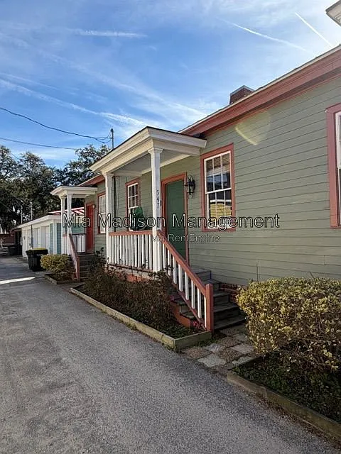2 bed, 1.0 bath, 650 sqft, $1,995 — Photo 1