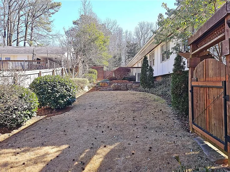 1131 Milmar Dr NW — Photo 28