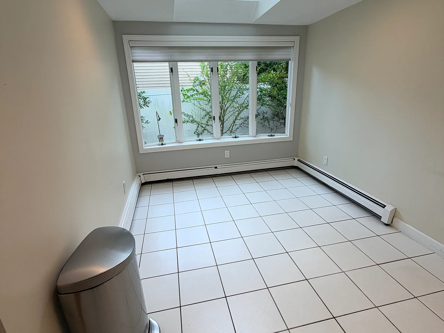 4 bed, 2364 sqft, $6,200 — Photo 4