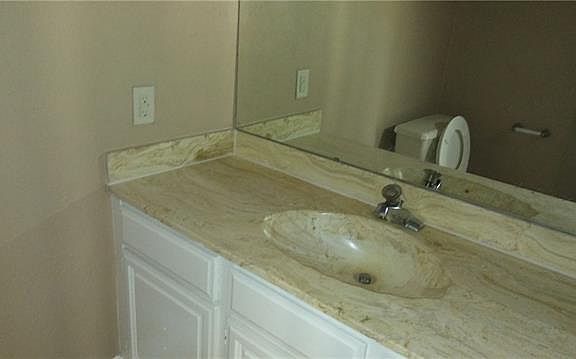 5th image of 8560 Park Ln #169
