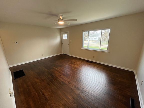 3rd image of 3259 Grasmere Ave
