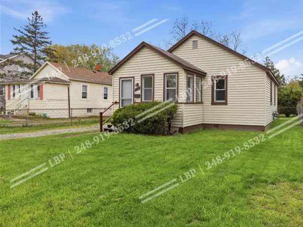 35230 Sheffield St, Westland, MI 48186