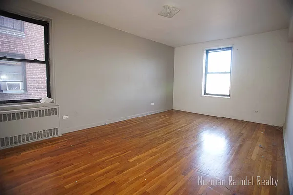 Rented by Norman Raindel, LREB | media 16