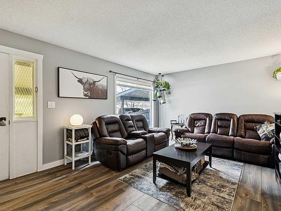 5th image of 107 Elm Pl #113