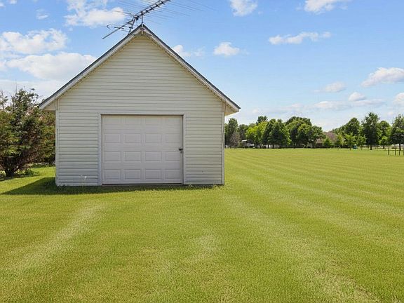 4th image of 3267 W County Road 394