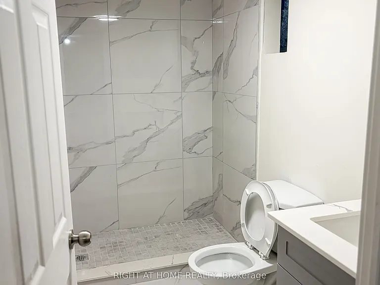 300 South Kingsway #BASEMENT — Photo 8
