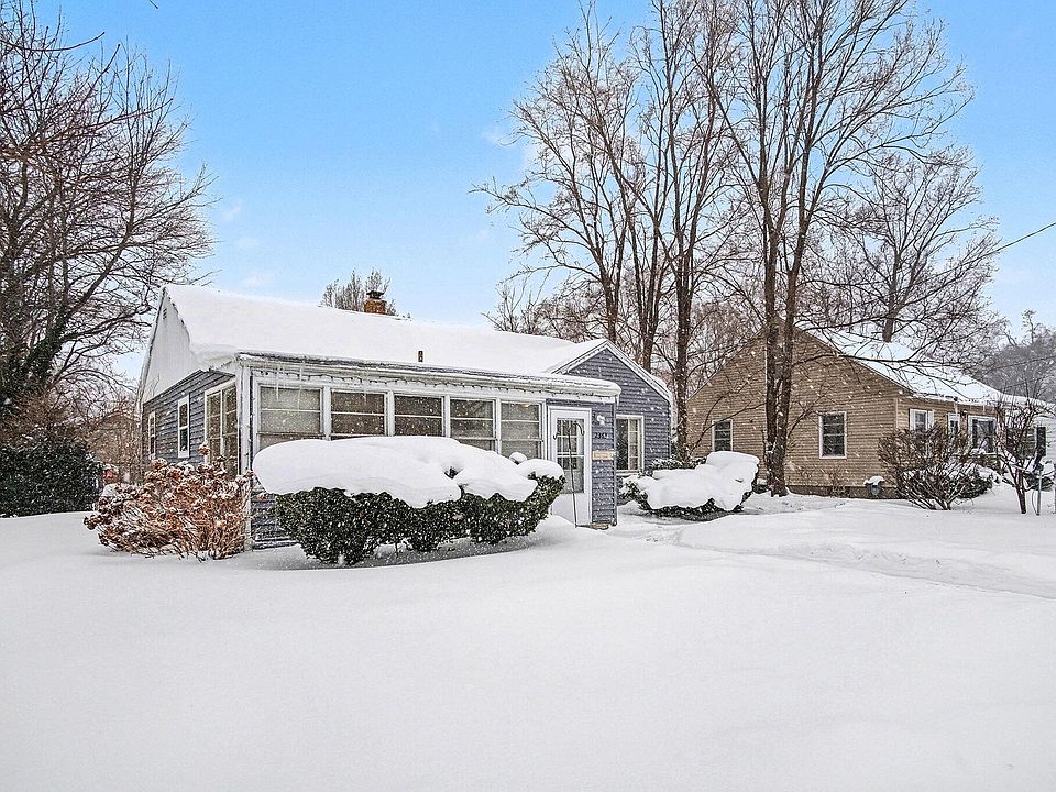 1st image of 2363 Crozier Ave