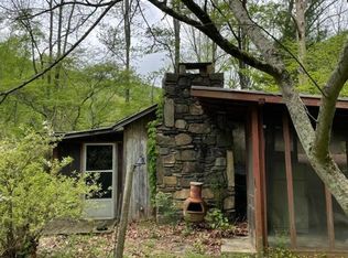 1060 Rockdale Rd, Bakersville, NC 28705