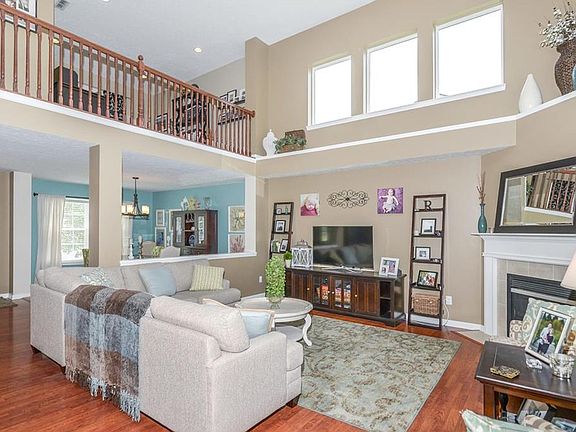 2nd image of 14528 Chapelwood Ln