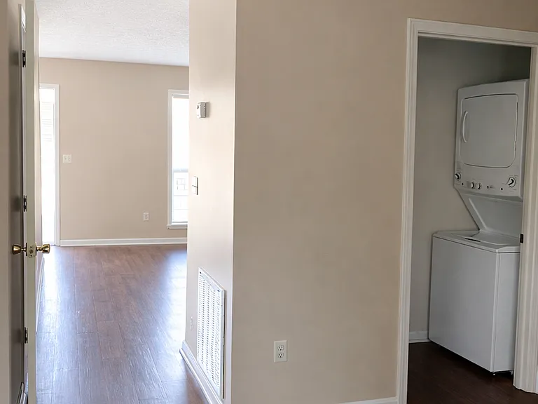 2 Bed 1.5 Bath Townhomes — Photo 15