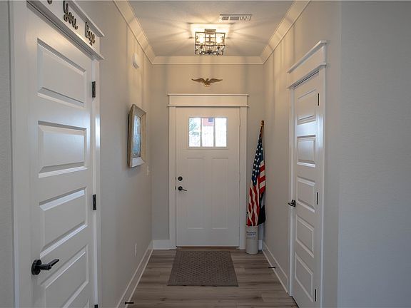 3rd image of 2 Anchinleck Cir